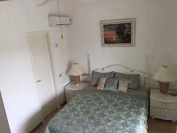 Antigua Chiama Italia Villas  Jolly Harbour